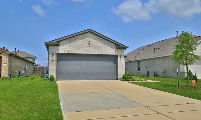 Building Photo - 7219 Bakersfield Ct