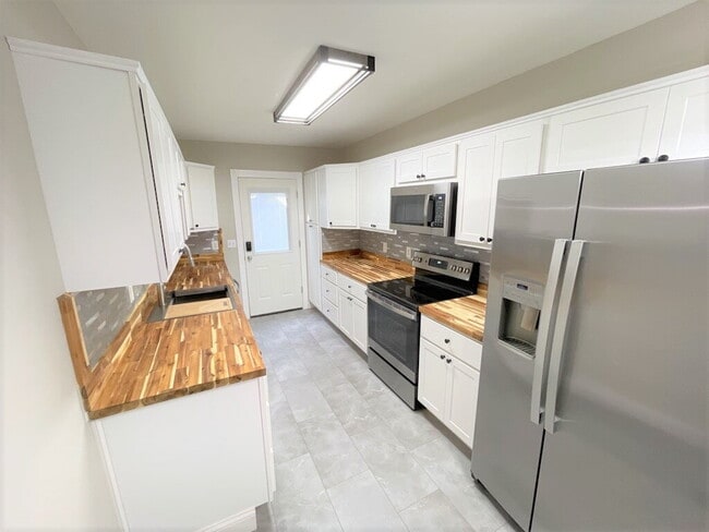 Photo - 4723 Peabody Ave Unit 01