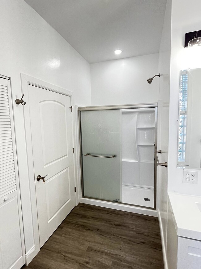 Photo - 119 N Main St Unidad 1191/2