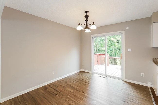 Photo - 701 SE Redwood Ln