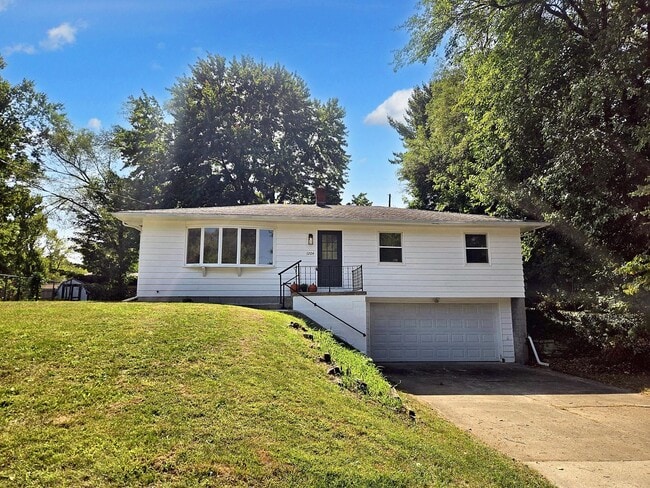 Building Photo - 1204 Applecroft Ave Rental
