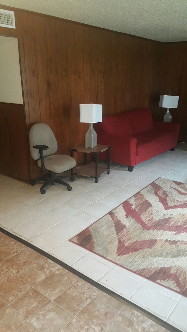 Photo - Great Smokey Ave Unidad B