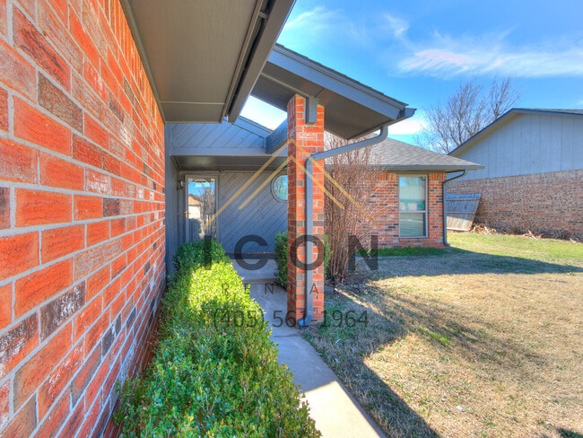 Photo - 8804 NW 92nd St