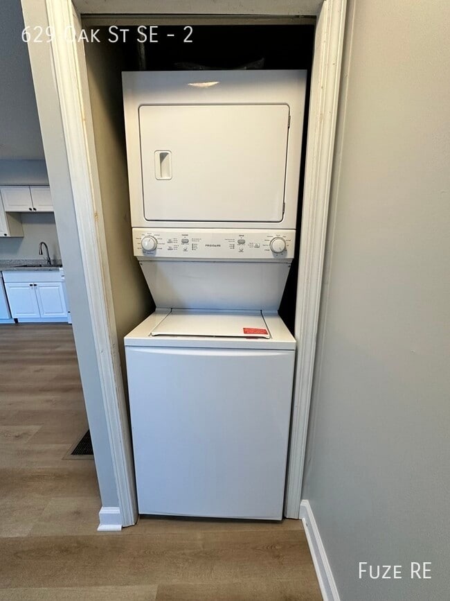 Photo - 629 SE Oak St Unit 2