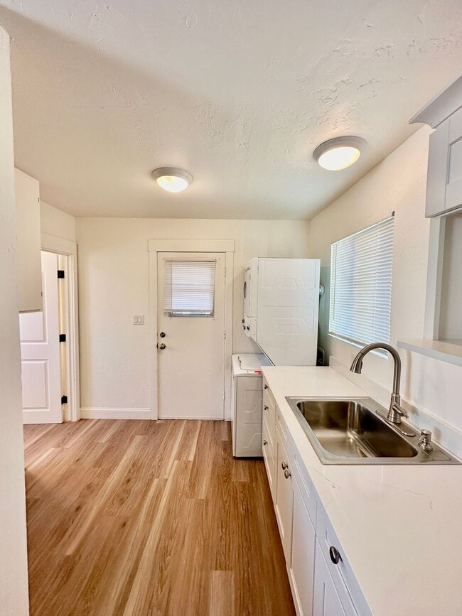 Photo - Darling Downtown Studio Apartment Available 2/26/26