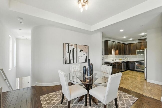 Building Photo - 636 Fan Tail Way