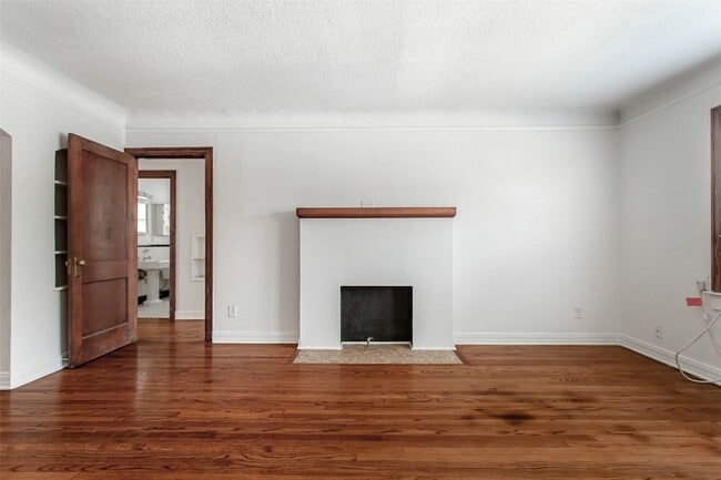 Photo - 5918 La Vista Dr Unit 3