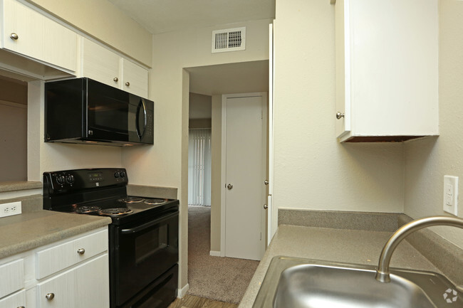 2HAB, 1BA - 813 ft² - The Pointe Apartamentos