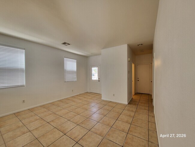 Photo - 4548 Flaming Ridge Trail