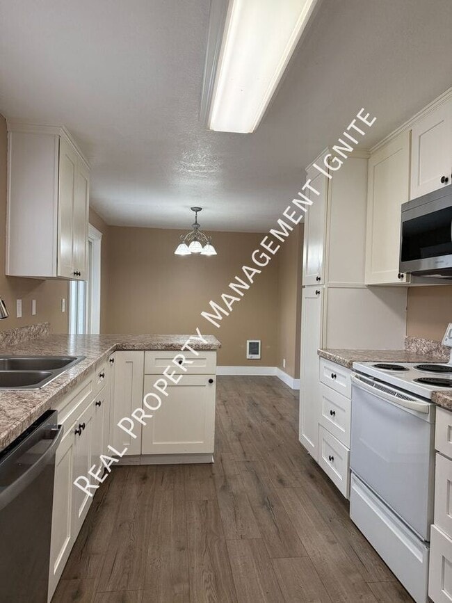 Photo - 1954 NE Red Rock Ln