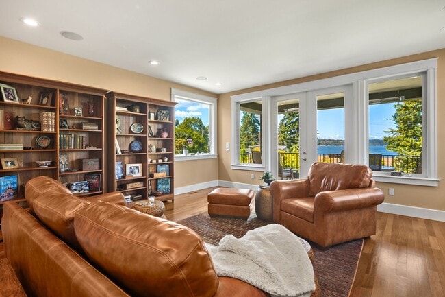 Photo - Exquisite Kirkland Estate - Lake Front Views