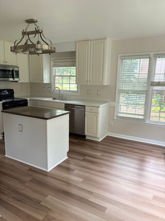 Photo - 4911 Brompton Ln