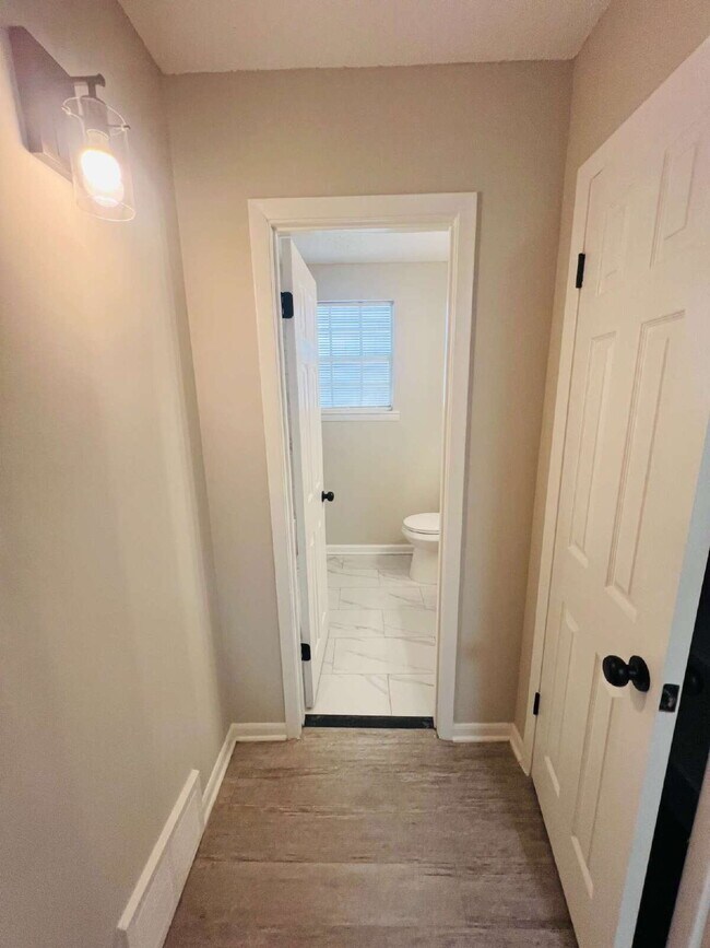 3-Bedroom Duplex with 2.5 Baths in Prime Memphis!