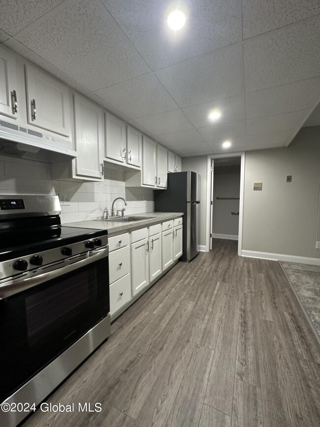 Photo - 205 S Allen St Unidad 1-C