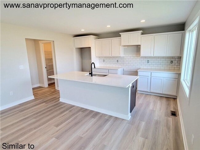 Photo - Spacious 4-Bedroom, 2.5-Bath Home in Kettl...
