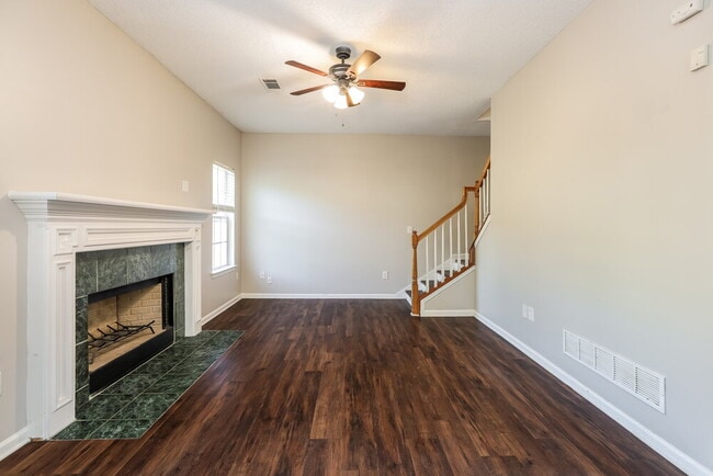 Photo - 5929 Rosie Ln SE