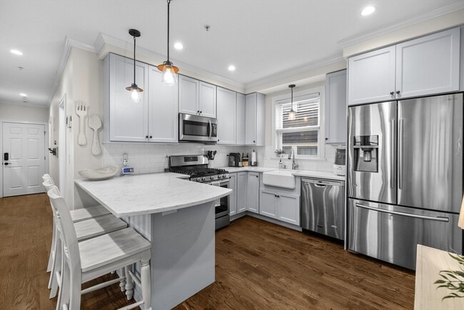 Building Photo - 465 Ashmont St Unit A Rental