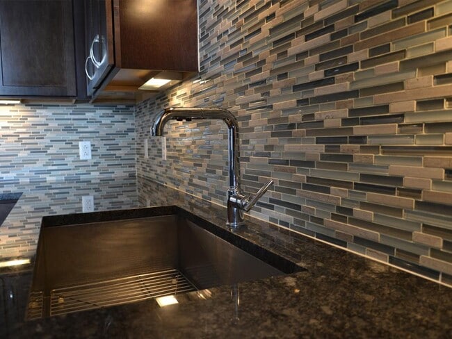 Photo - Landmark Apartments