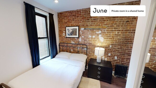 Room in Shared 4 bed/2 bath home in West Harlem