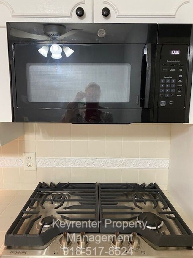 Photo - 3 Bed | 2 Full Bath | 31st & Memorial