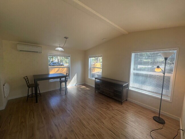 Photo - Remodeled 1BR Cottage on Private Wooded Lot