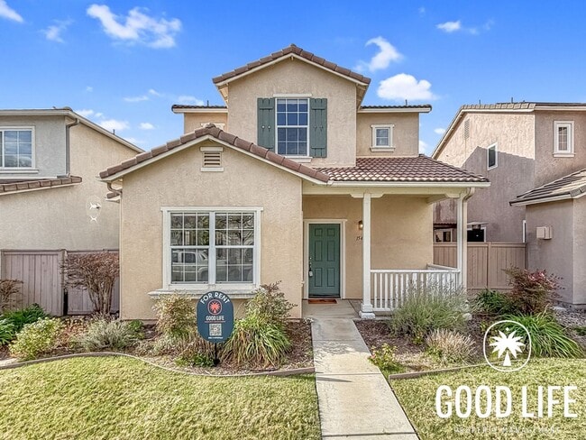 Building Photo - Stunning 3BD/2.5BA House in Chula Vista W/ A/C, W/D, Fireplace, Back Patio, & 2-Car Garage!