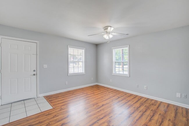 Photo - 3BR / 1BA Home for Rent in North Charleston – Available Now