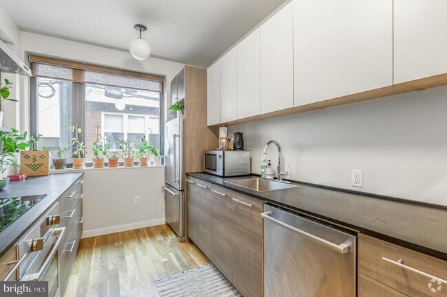 Building Photo - 1306 Hope St Unit A Rental