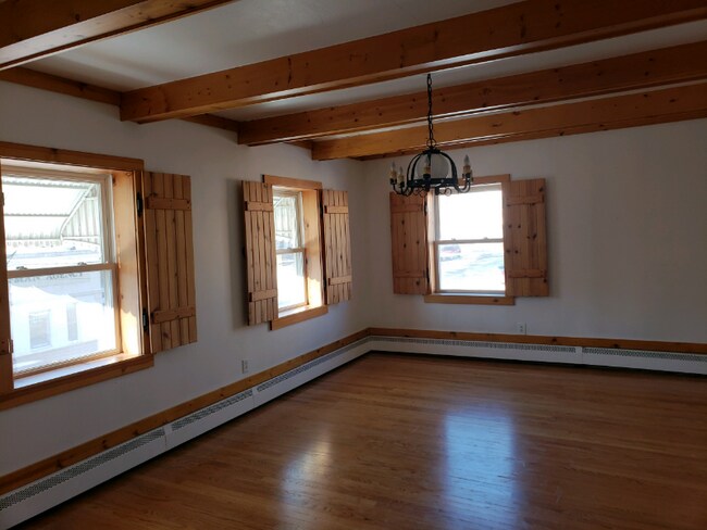 Photo - 102 N 5th St