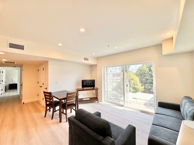 Photo - 226 N Berendo St Unit 303