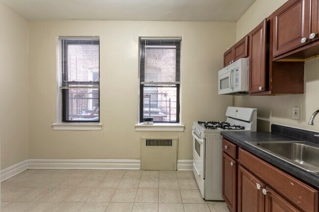 Photo - 325 Union St Apartments Unit A1