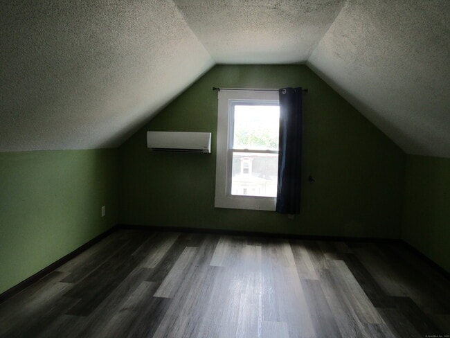 Building Photo - 319 Valley St Unit 3 Rental
