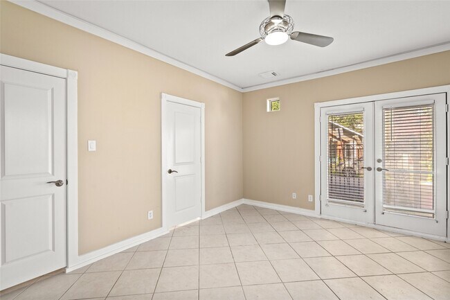 Photo - 332 Asbury St