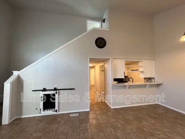 2137 Goodrich Dr