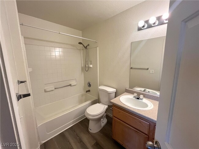 Photo - 4730 E Craig Rd Unidad 2017