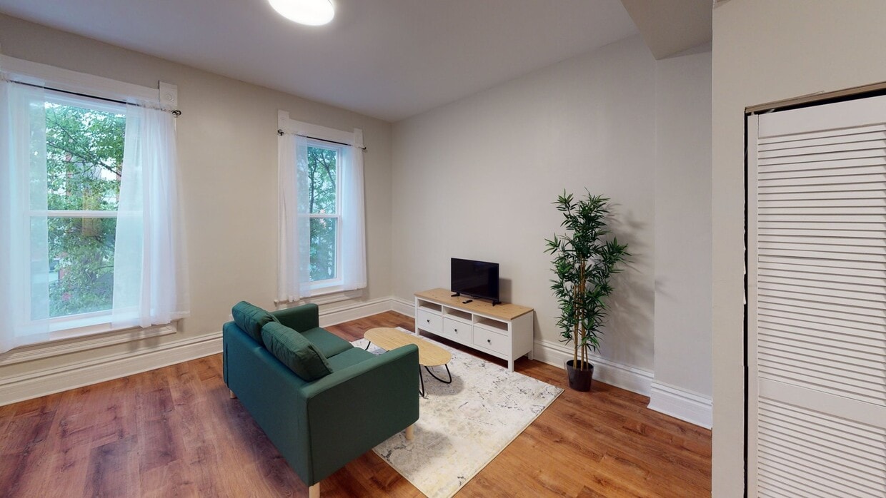 Photo - Private bedroom in 3 bed/1 bath Home