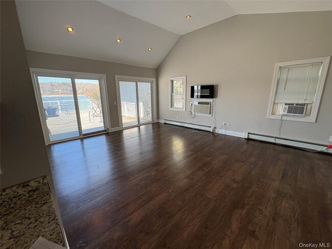 Photo - 193 Woodbine Ave Unit D
