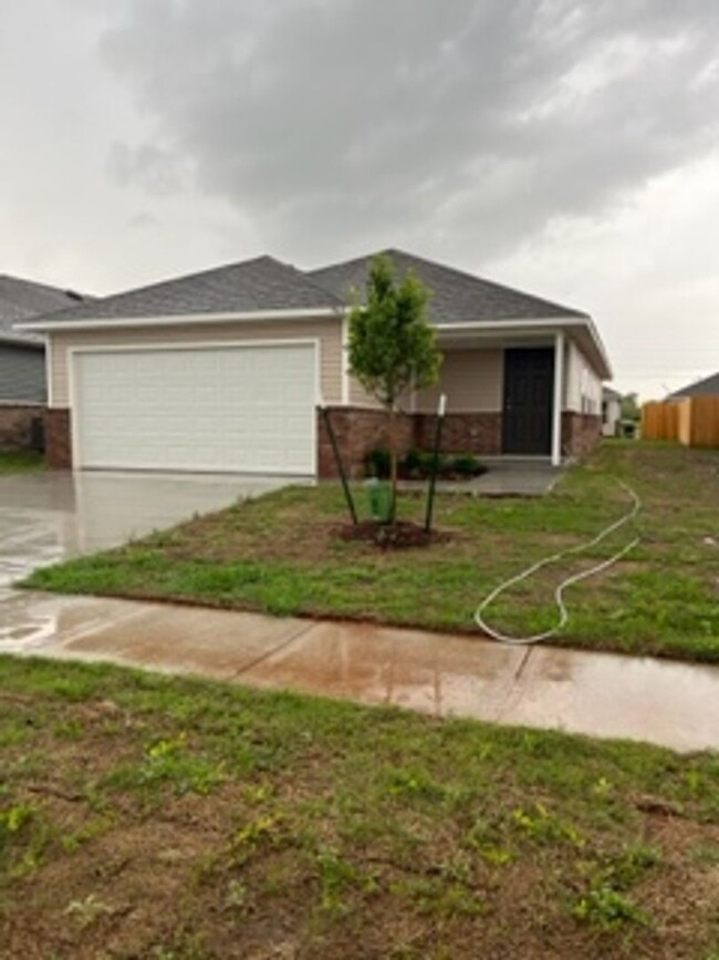 FIRST MONTH FREE! - FIRST MONTH FREE! House