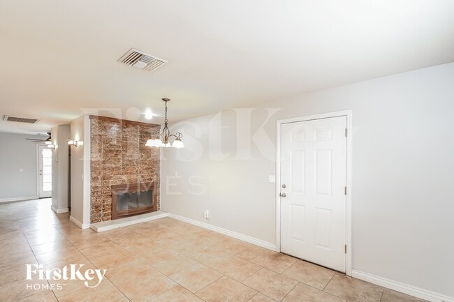 Photo - 1520 W Bentley St