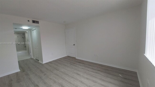 2642 Collins Ave Unit 408