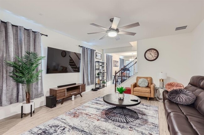 Photo - 2110 Goji Ln