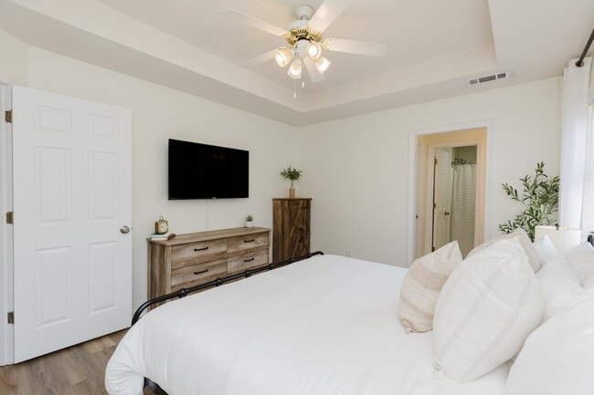 Photo - 103 Kentshire Ln