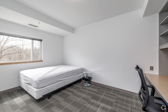 Terrace - 3BR, 3BA - 1,266SF - Bedroom - Collegetown Terrace