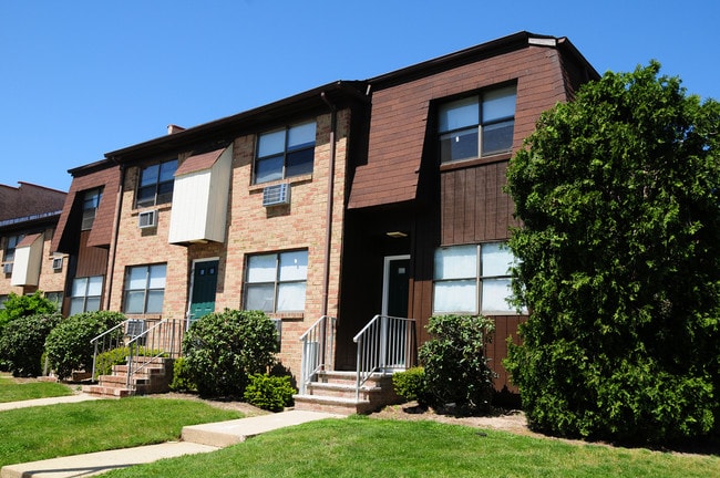 North Brunswick Manor