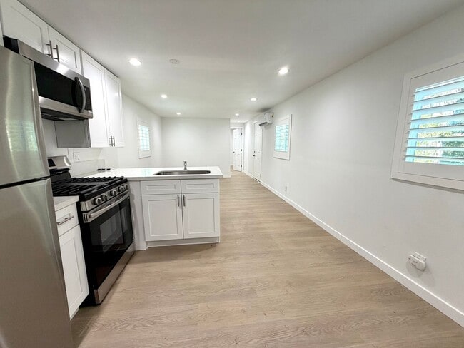 Photo - Charming 2 bed 2 bath home in Simi Valley!