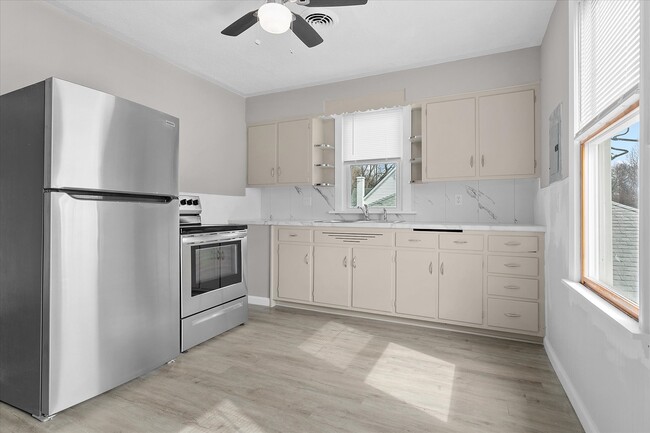 Photo - 1301 Pine St Unit Upper