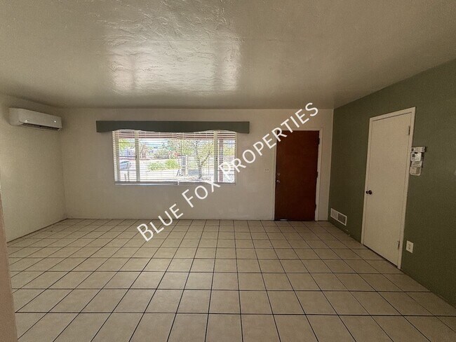 949 N Montezuma Ave