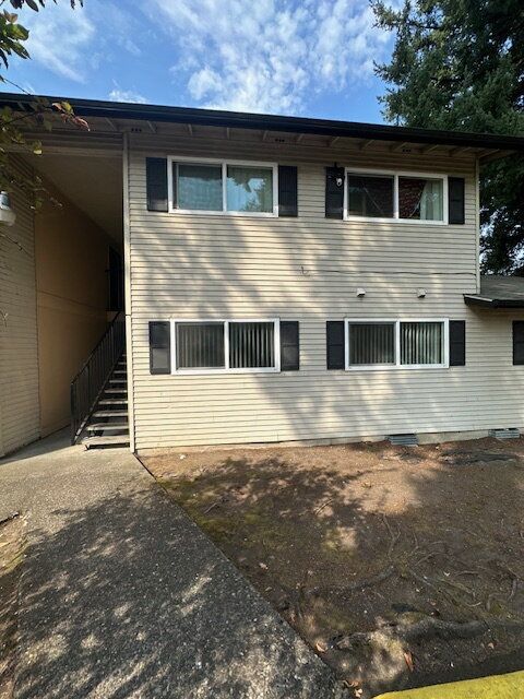 Photo - 2-Bedroom Apartment, 1.5 Bath, Downstairs,...