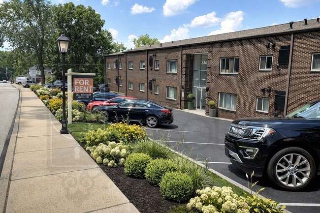 Photo - Move In Ready! North Hills School District, Parking, Updated 2 BR, Quartz Countertops, AC, Laundr... Unit PER336-404