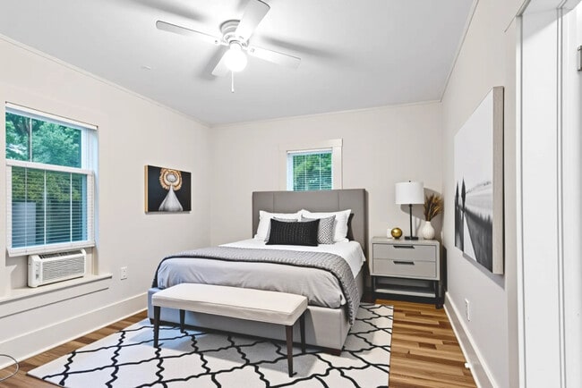 Photo - 425 E Sears St Unidad Front